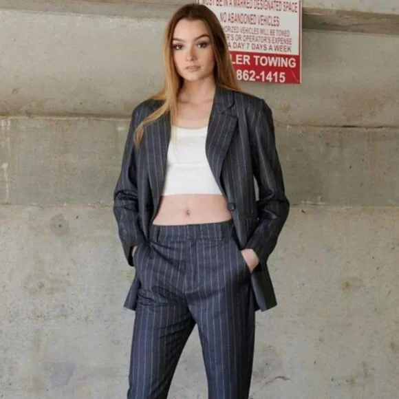 BCBG MaxAzria | Pinstripe Collared Single Breasted Contoured Blazer Jacket (S) - Picture 12 of 12